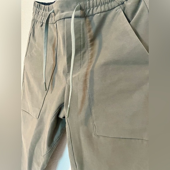 Lululemon travel pants size 6 - Picture 5 of 8